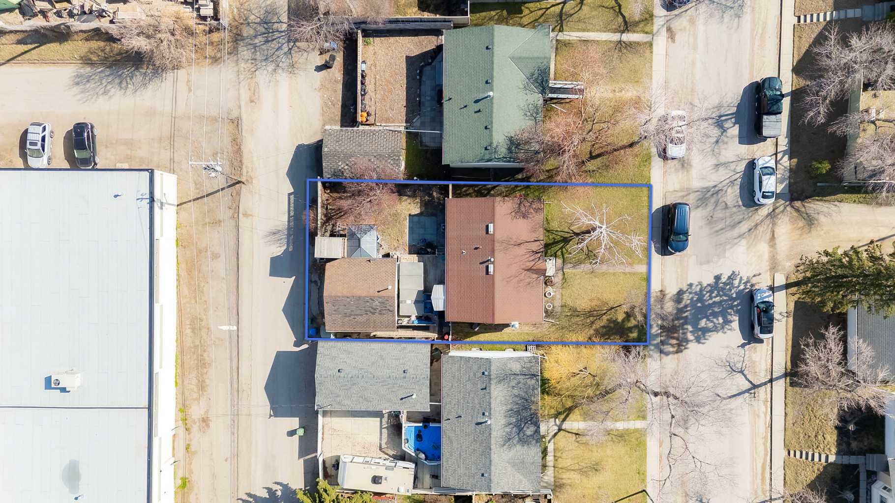 Property Photo: 48 Franklin Drive SE AB T2H 0T9