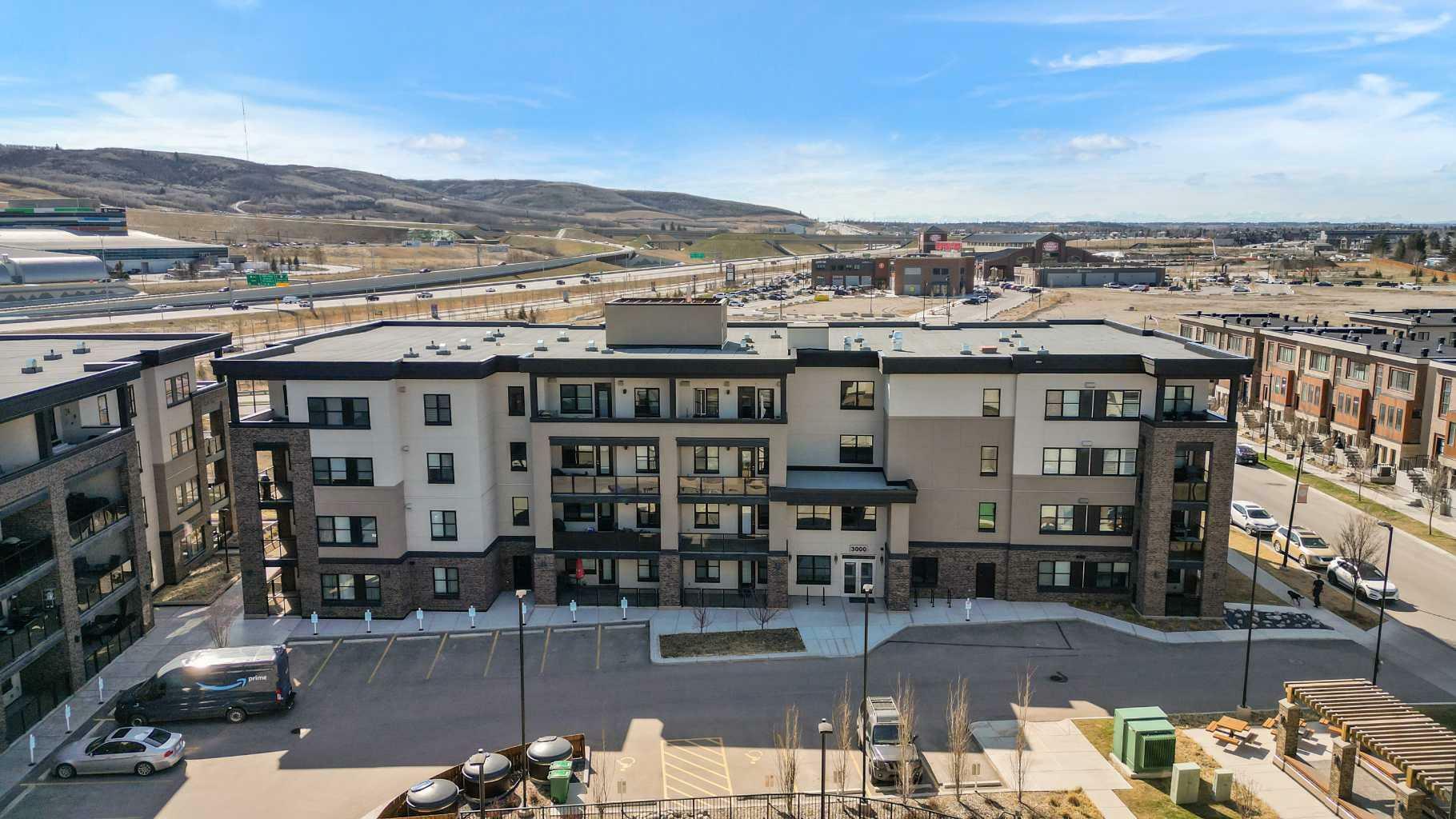 Property Photo: 80 Greenbriar Place NW 3206 AB T3B 6J4