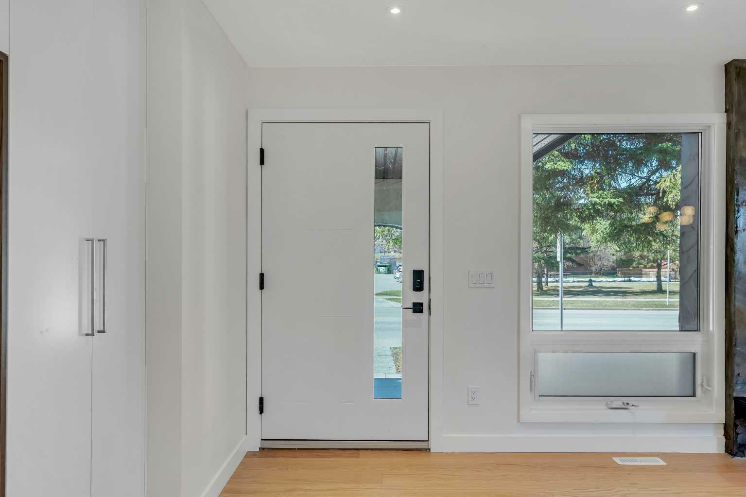 Property Photo: 10704 Oakfield Drive SW AB T2W 2C9