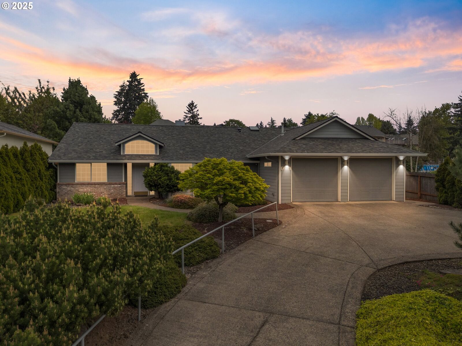 Property Photo:  12714 SE 27th St  WA 98683 