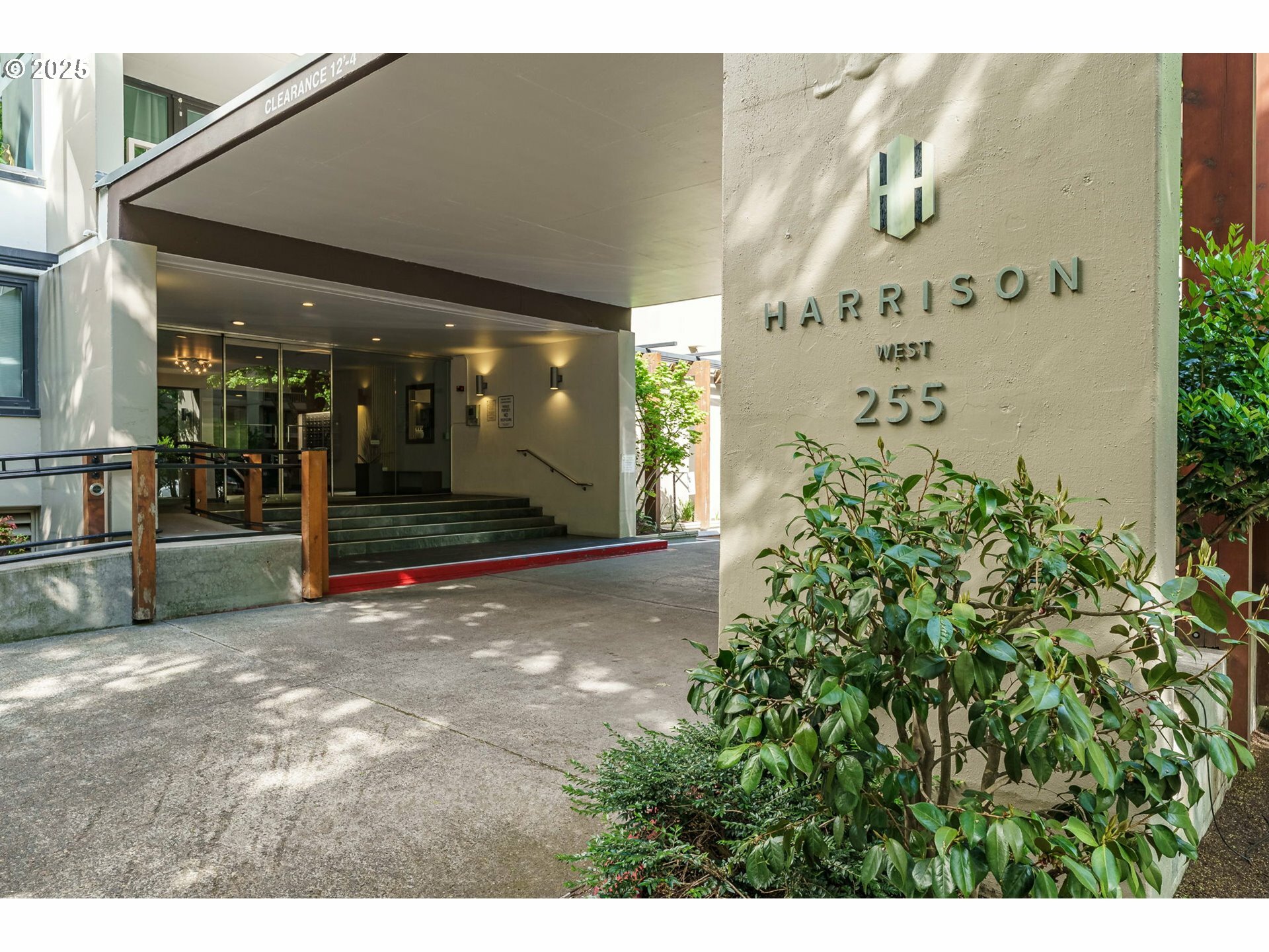 Property Photo: 255 SW Harrison St 14B OR 97201