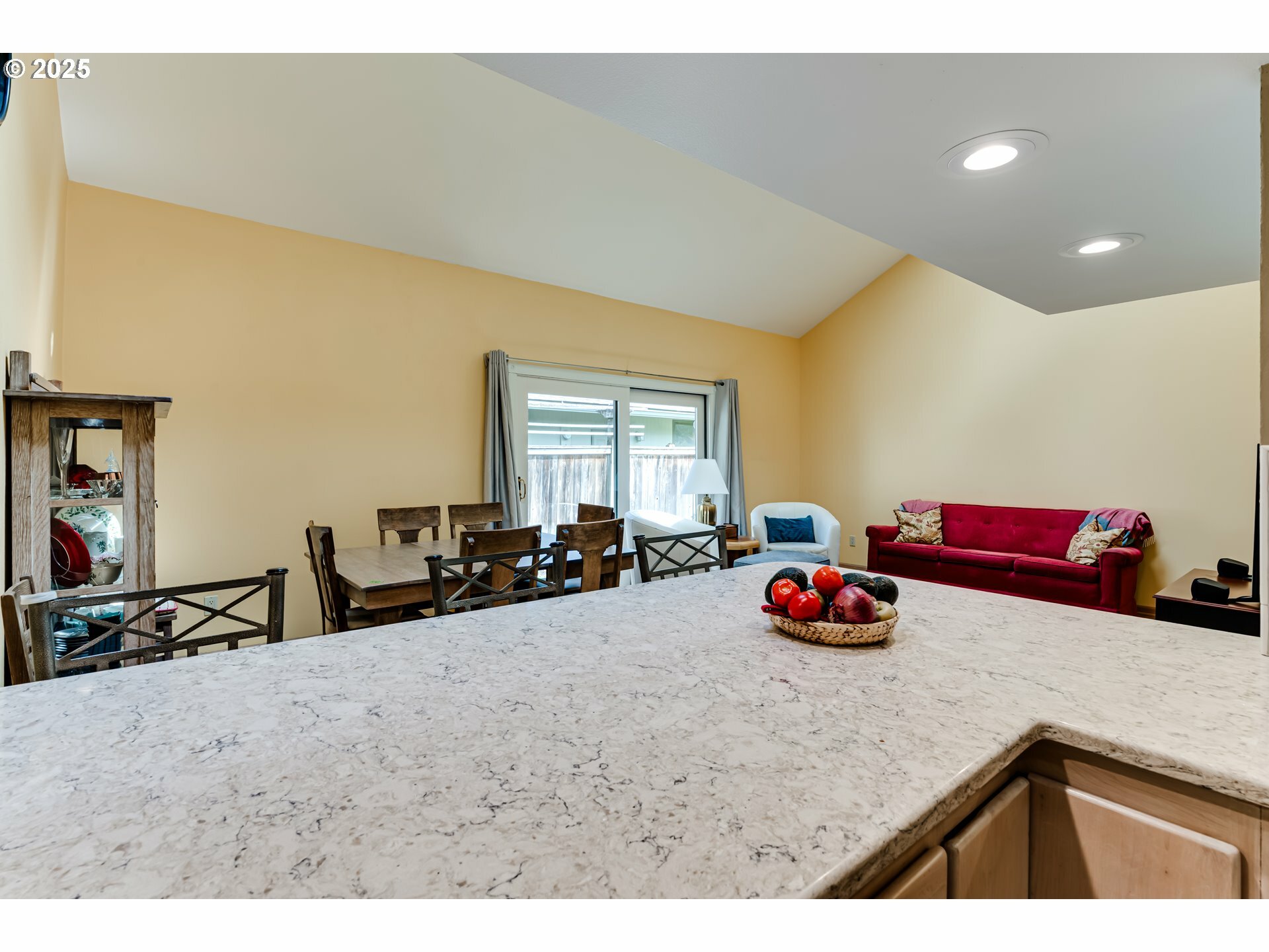 Property Photo: 1800 Tabor St OR 97401
