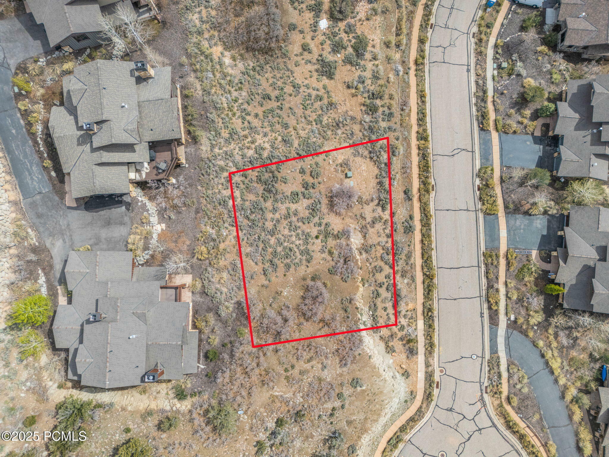 Property Photo: 10850 N Hideout Cove UT 84036