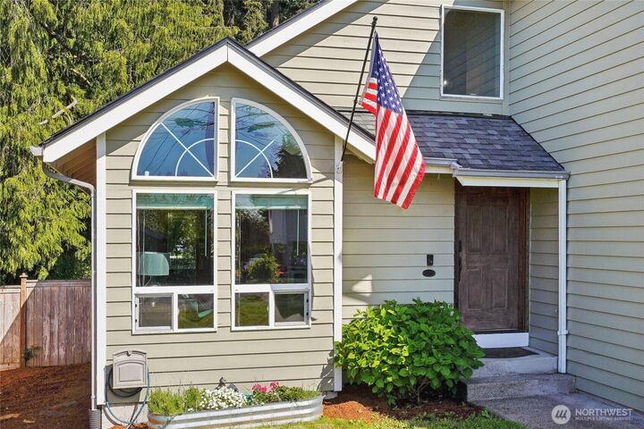 Property Photo:  1911  Crystal Springs Road W  WA 98466 