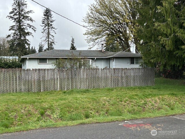 Property Photo: 119 216th Street SW WA 98021