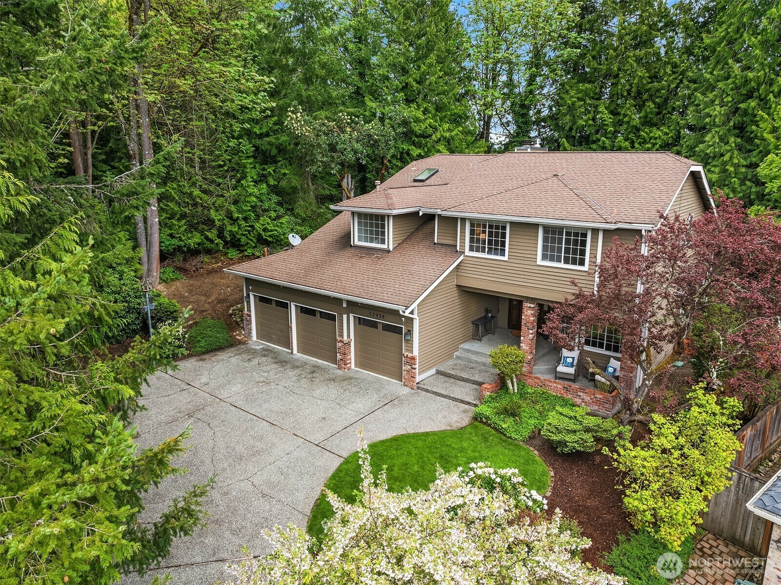 Property Photo: 22928 NE 15th Place WA 98074