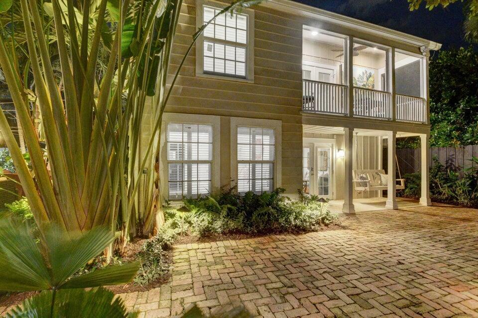 Property Photo: 237 Dyer Road Terrace FL 33405