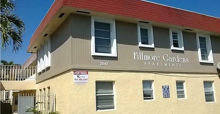 Property Photo: 2851 Fillmore Street 515 FL 33020