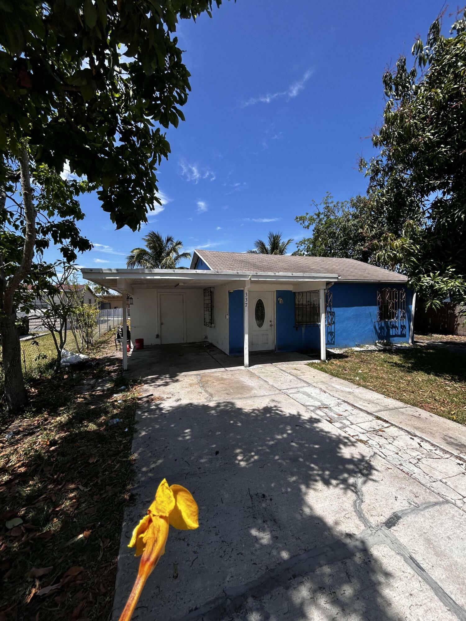 Property Photo: 337 W Sagamore Avenue FL 33440