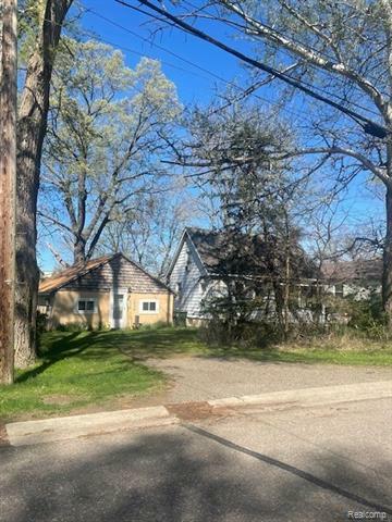 1471 Courtland Boulevard  Rochester Hills MI 48307 photo