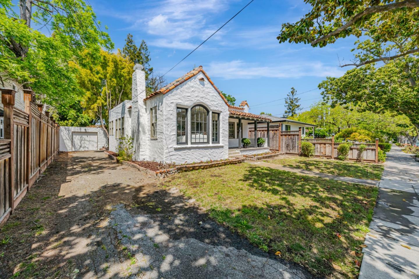 Property Photo: 470 Matadero Avenue CA 94306