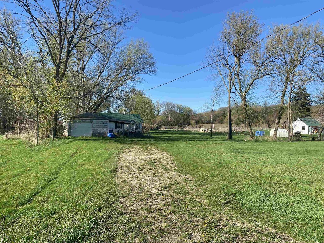 Property Photo: 1915 Man Mound Road WI 53913