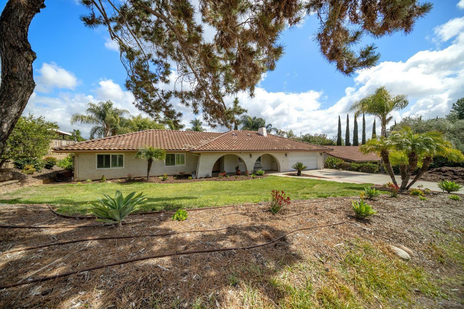 Property Photo: 1654 Palomino Ln CA 92025