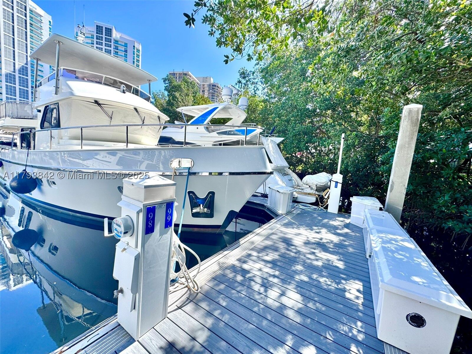 Property Photo:  3575 Mystic Pointe Dr. Slip 99  FL 33180 