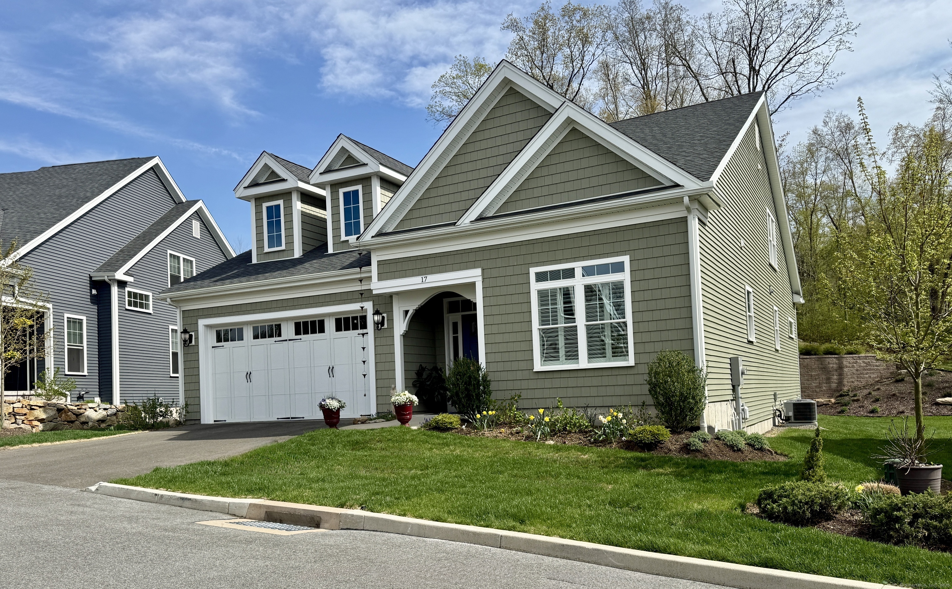 Property Photo: 17 Bayberry Court 17 CT 06403