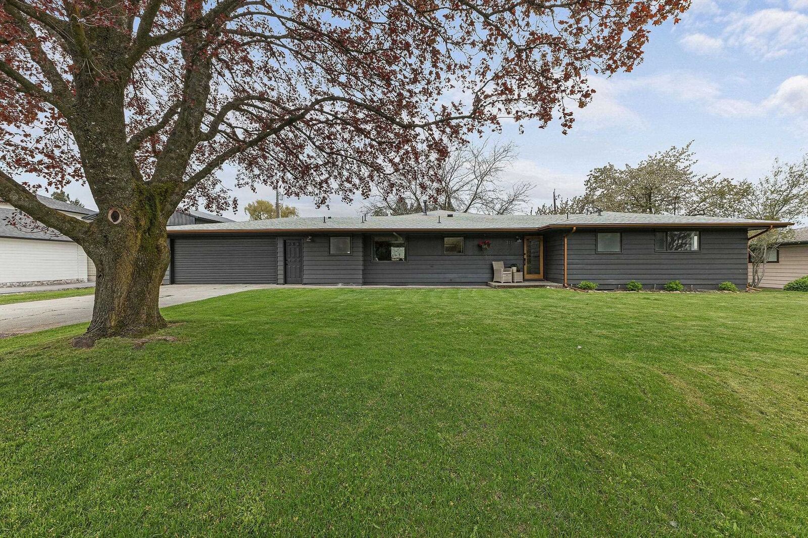 Property Photo: 311 N Molter Rd WA 99019