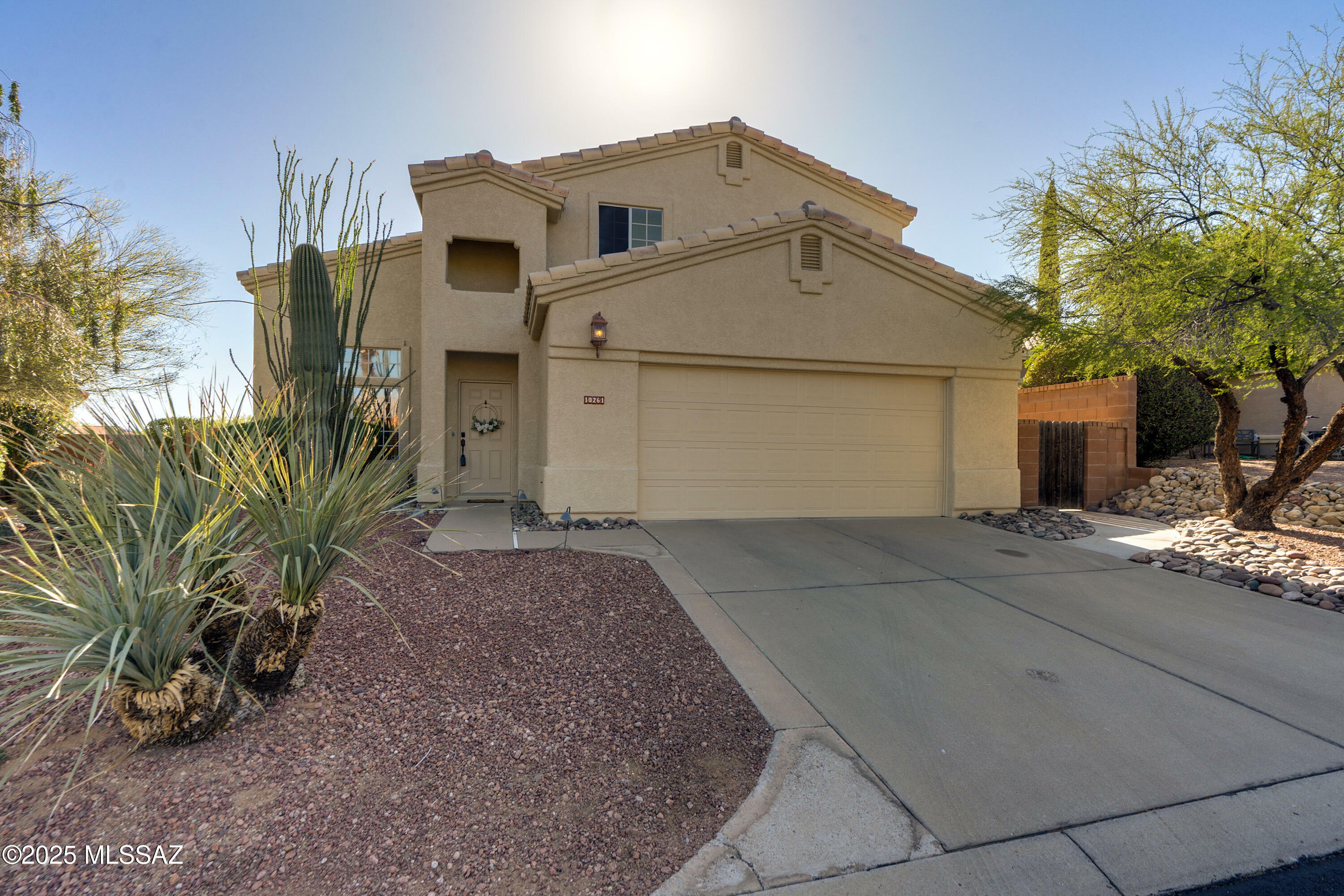 Property Photo: 10261 N Wild Turkey Lane AZ 85737