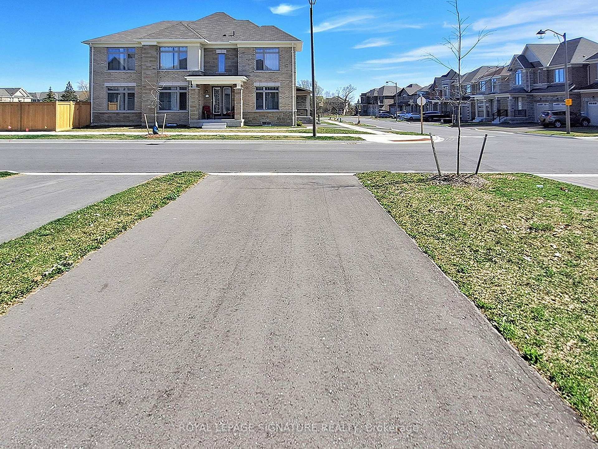 Property Photo: 307 Busato Drive ON L4A 4V1