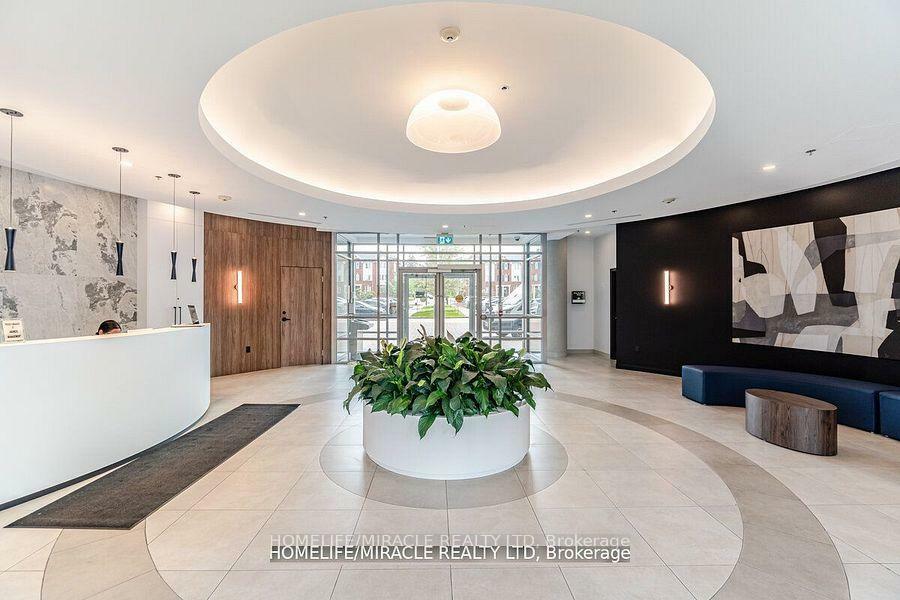 Photo de la propriété: 215 Queen Street E 709 ON L7A 0C4