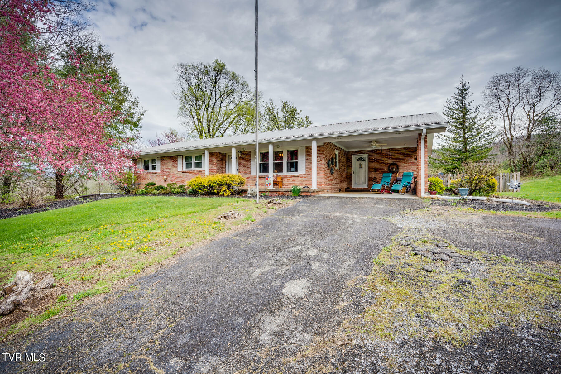 Property Photo: 2488 Tn-133 TN 37688