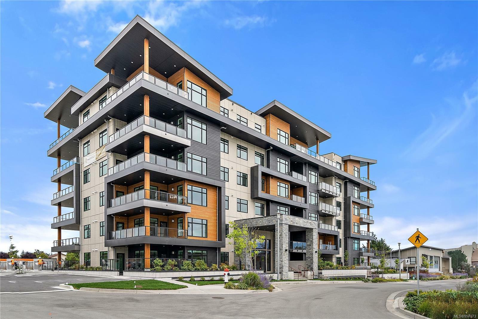 Property Photo: 2520 Hackett Cres 308 BC V8M 0B9