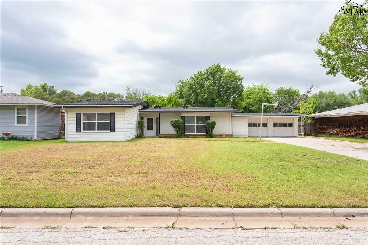 Property Photo: 1555 Norris Road TX 76302