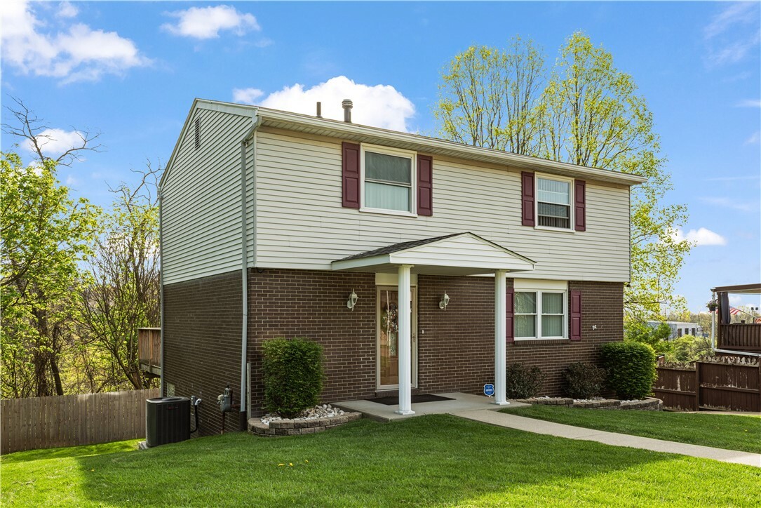 Property Photo: 713 Blueberry St PA 15122