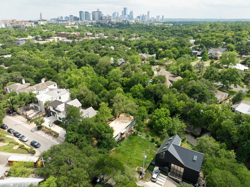 Property Photo: 1113 W 31 Street TX 78705