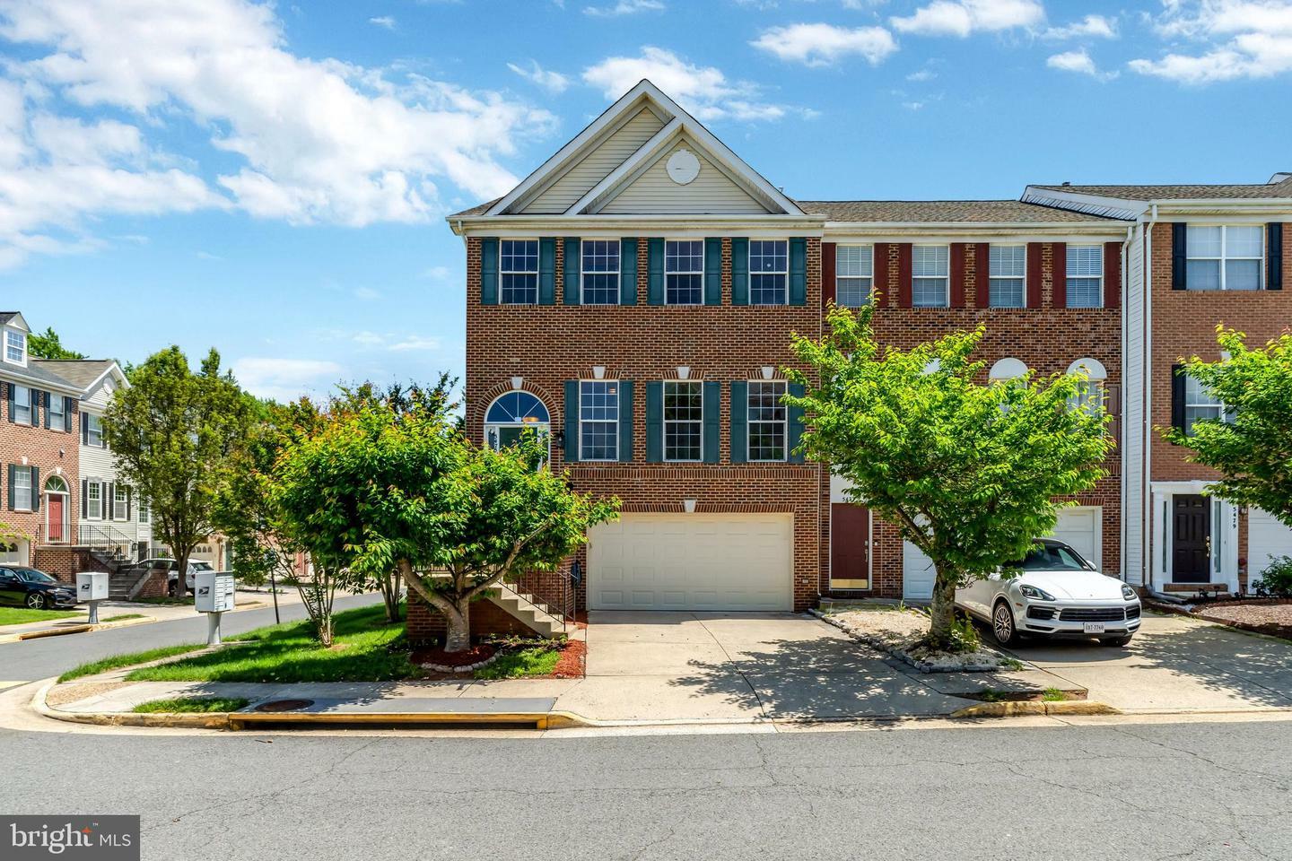 Property Photo: 5475 Owens Wood Court VA 20120
