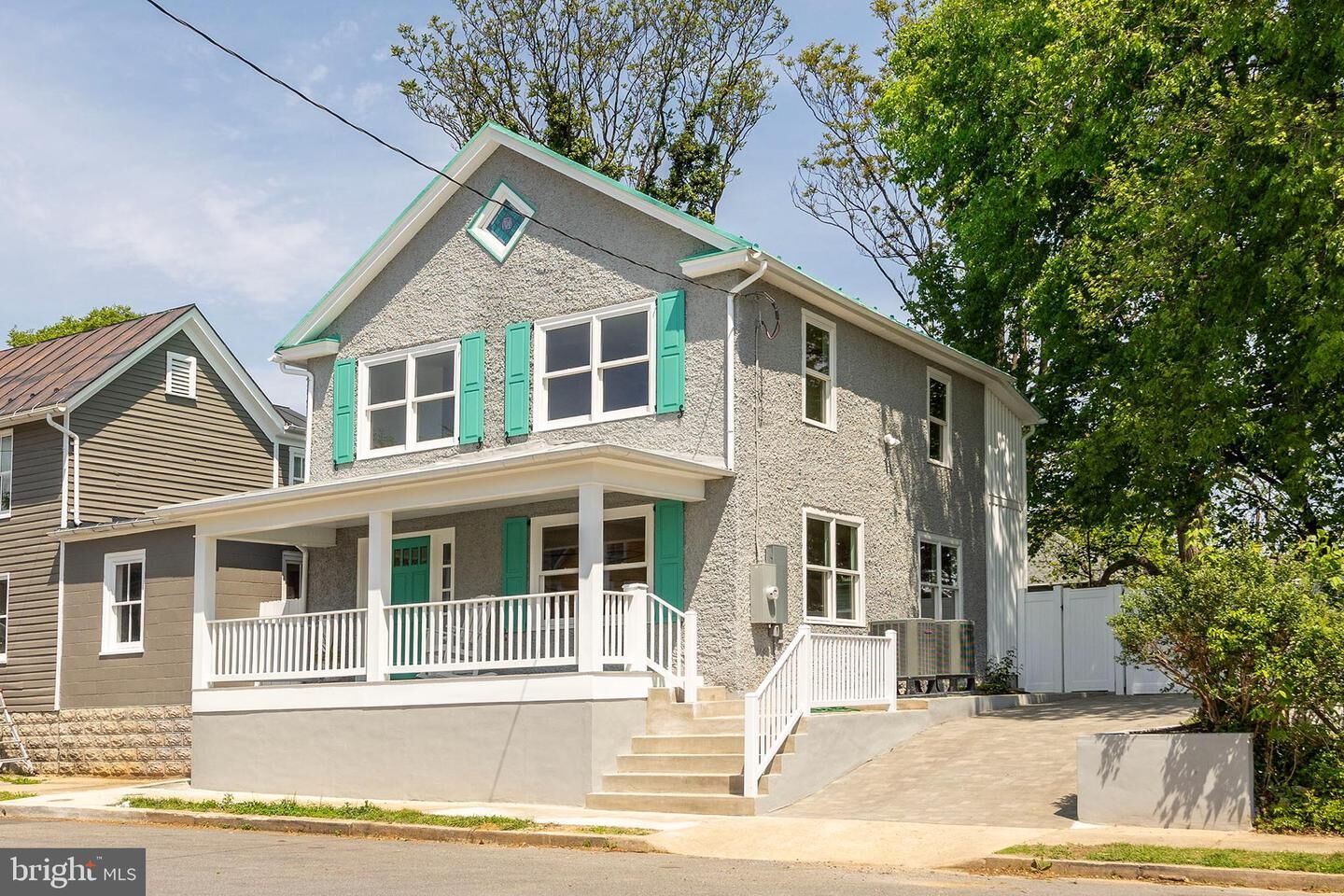 Property Photo: 112 W Germain Street VA 22601