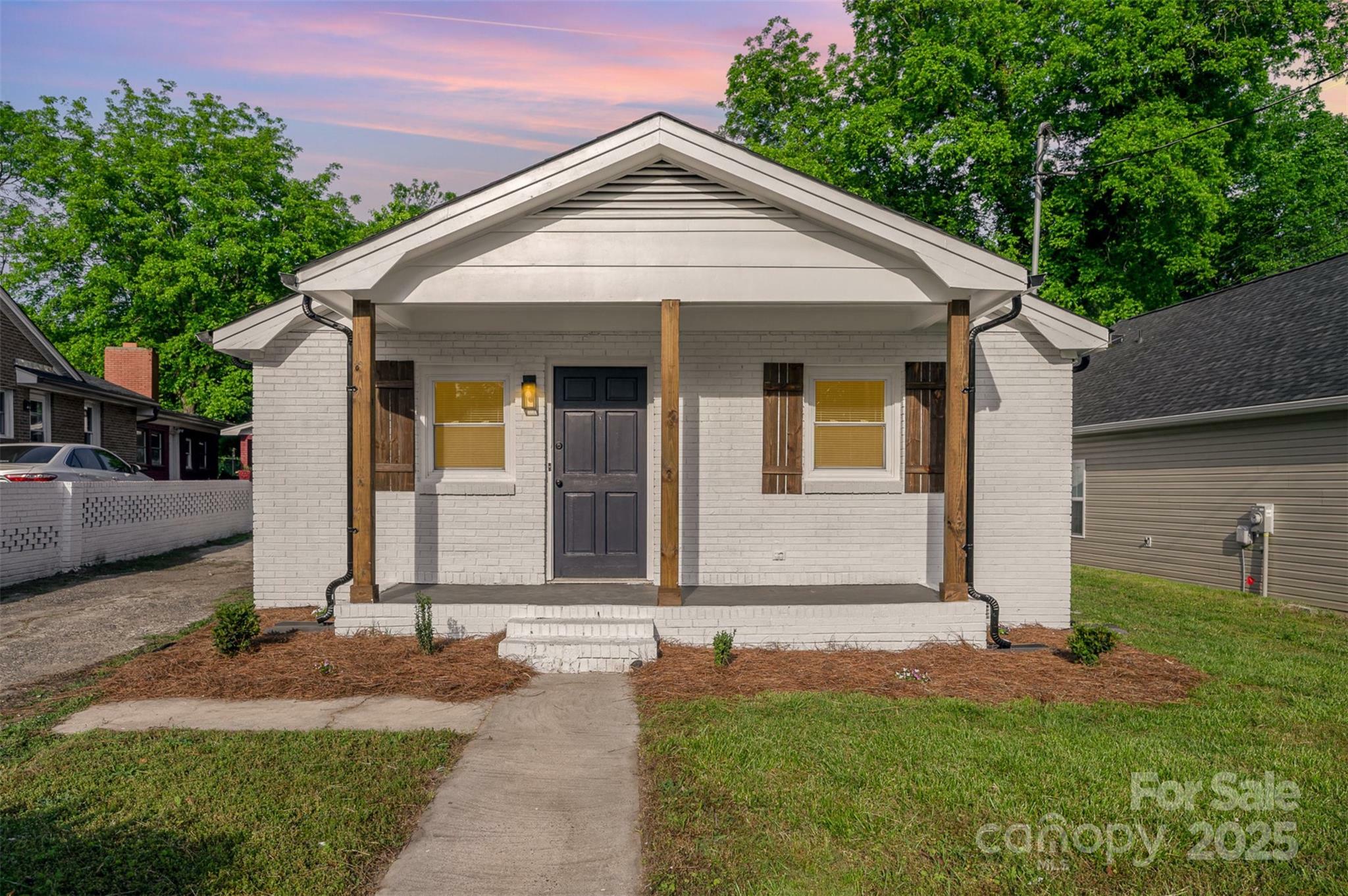 Property Photo:  1211 N Boyce Street  NC 28052 