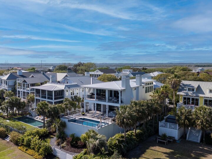 124 Charleston Boulevard  Isle of Palms SC 29451 photo