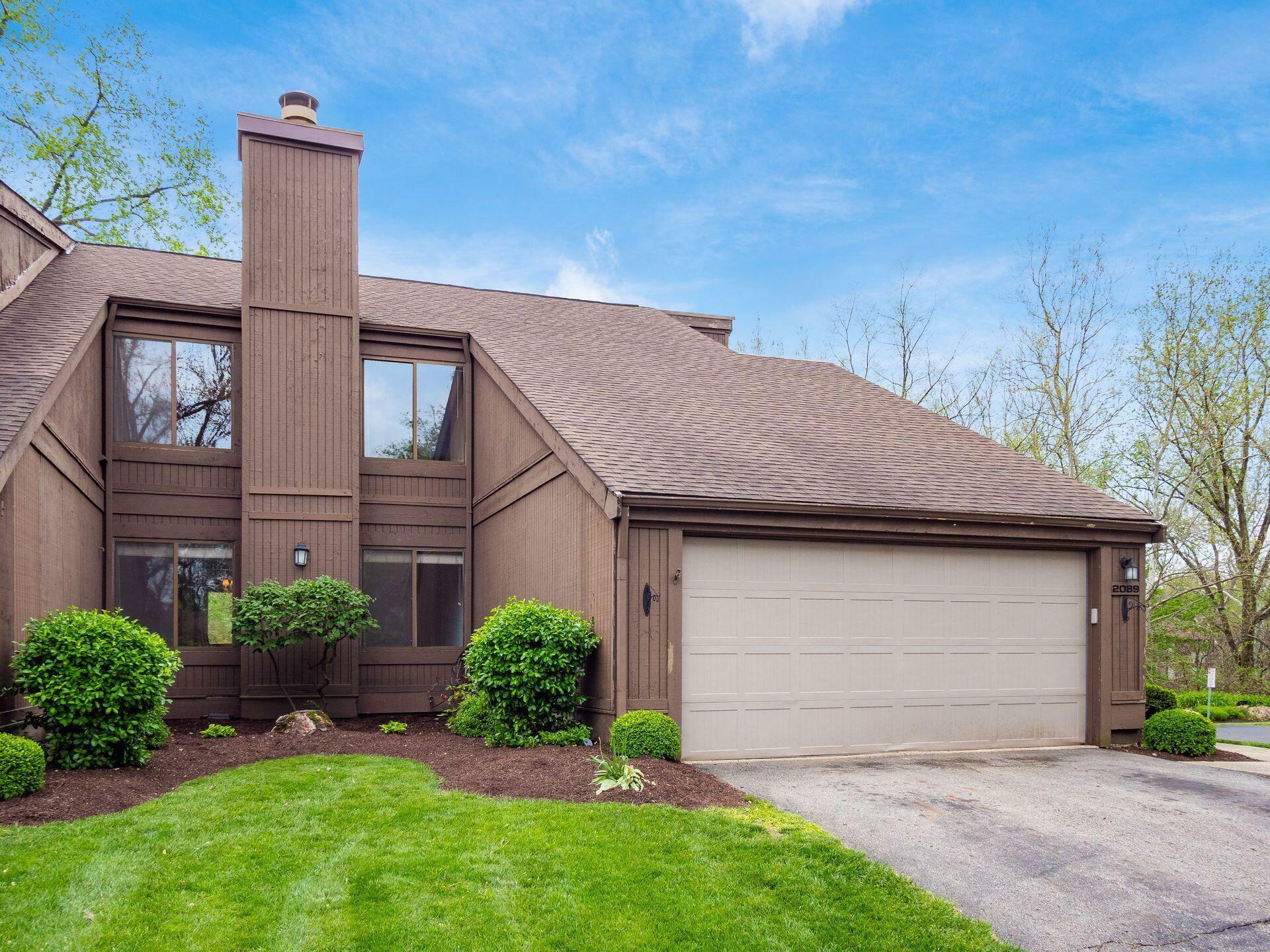 Property Photo: 2089 Brookhurst Avenue OH 43229