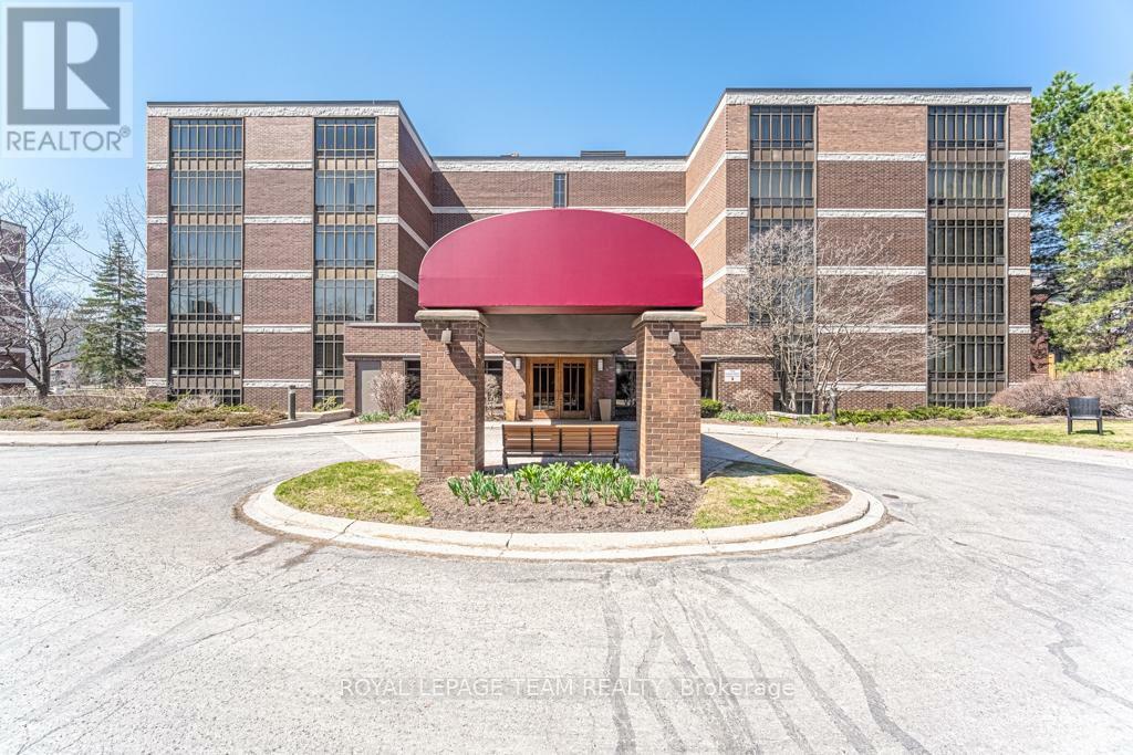 Photo de la propriété: 111 Echo Drive 202 ON K1S 5K8