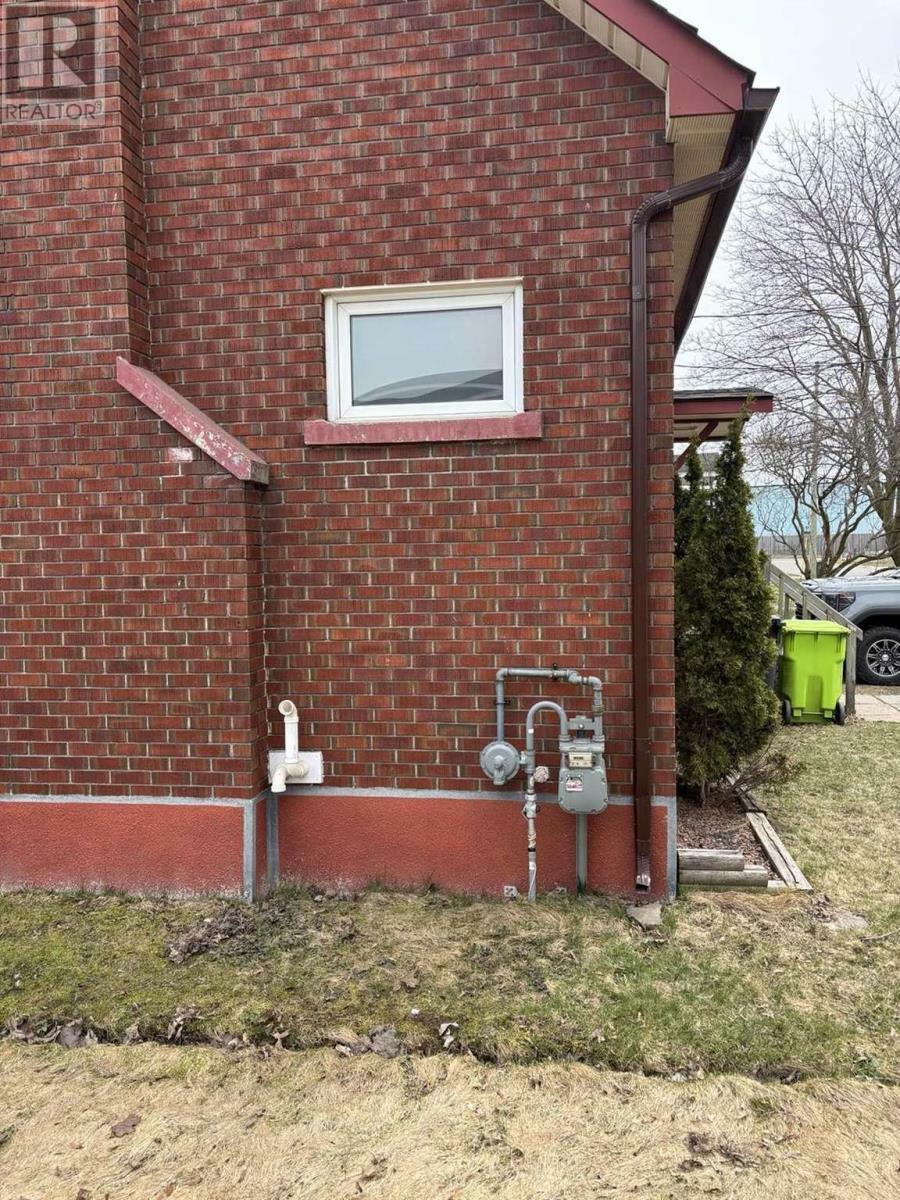Property Photo: 302 Sixth Ave ON P6C 4K8