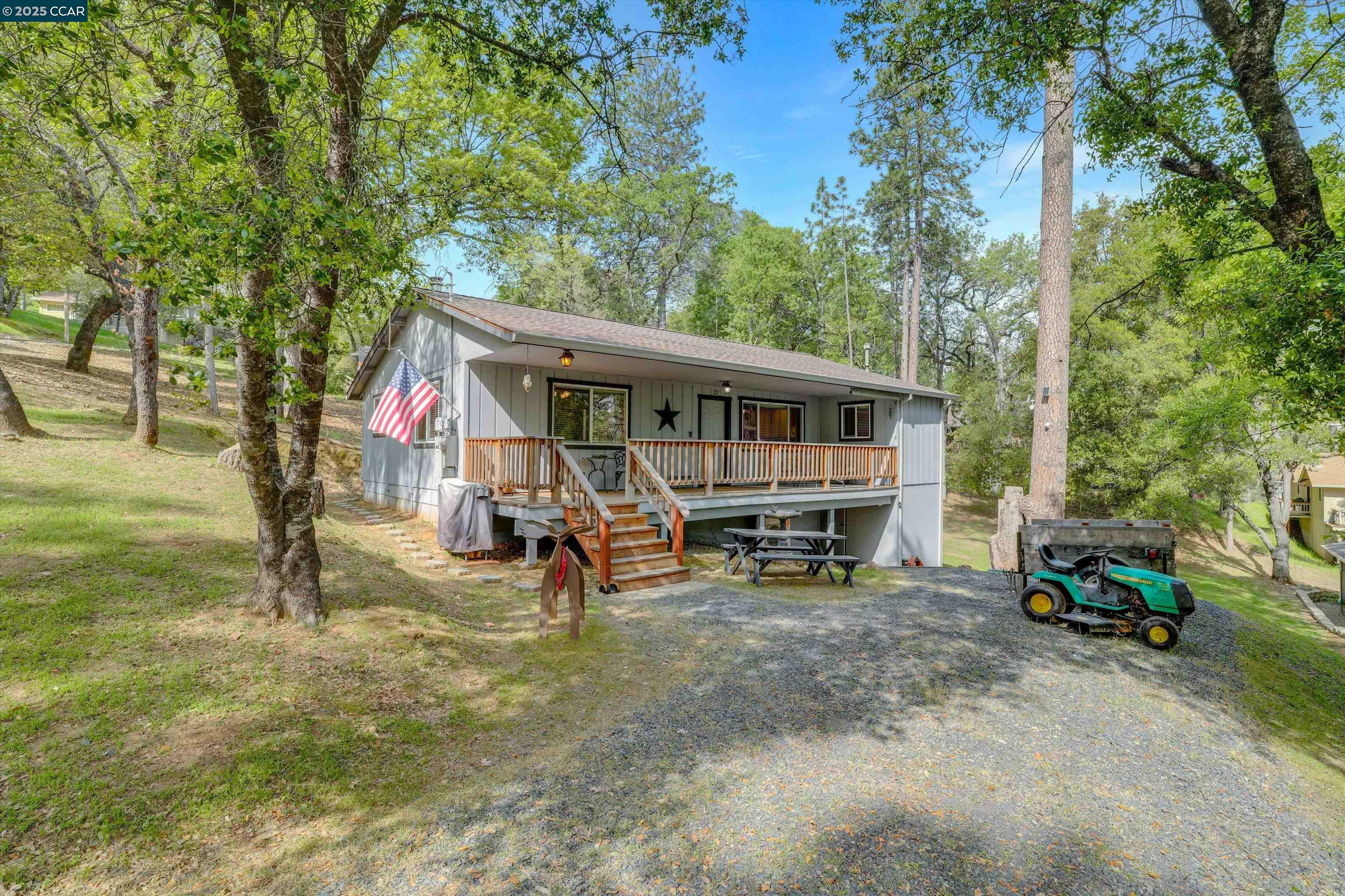 Property Photo:  18996 Digger Pine St  CA 95321 