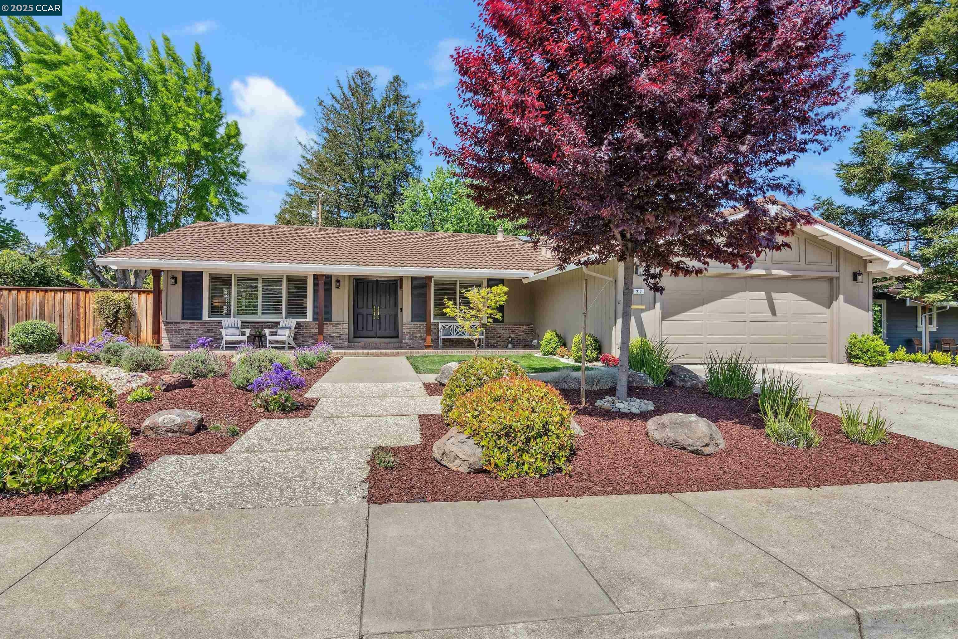 Property Photo: 913 Cheyenne Dr CA 94598