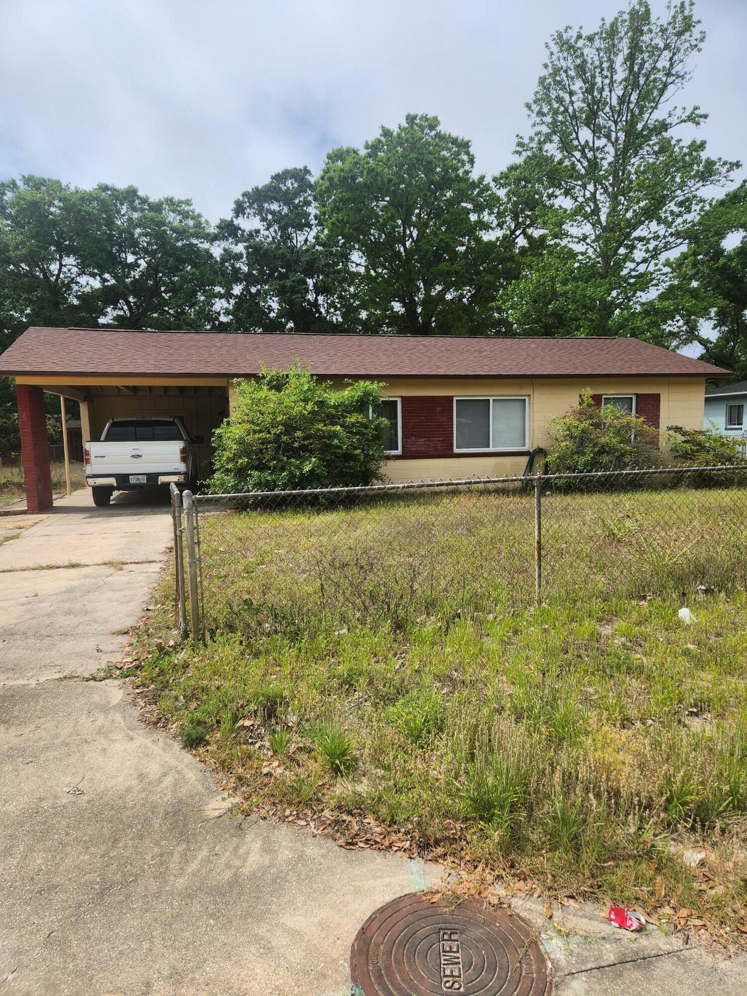 Property Photo: 312 SW Hollywood Boulevard FL 32548
