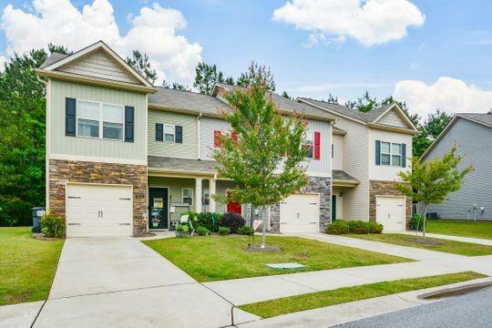 Property Photo: 692 Oakside Place GA 30102