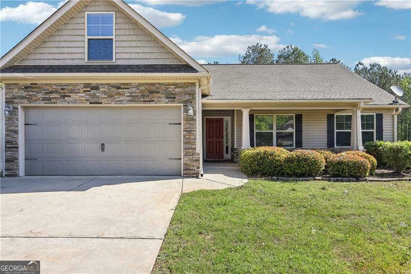 Property Photo: 111 Bridle Path GA 30224