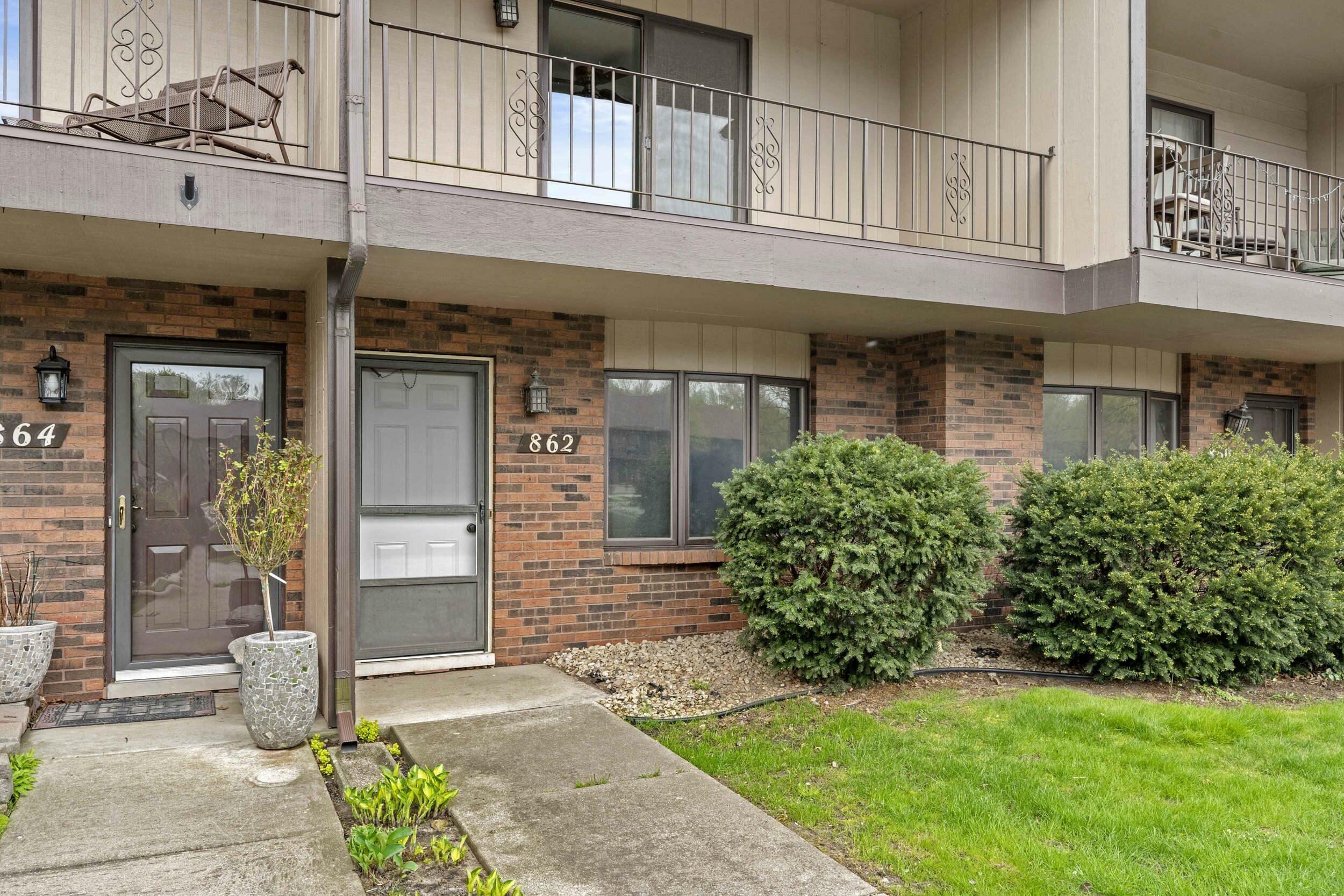 Property Photo: 862 Jordan Circle IN 46375