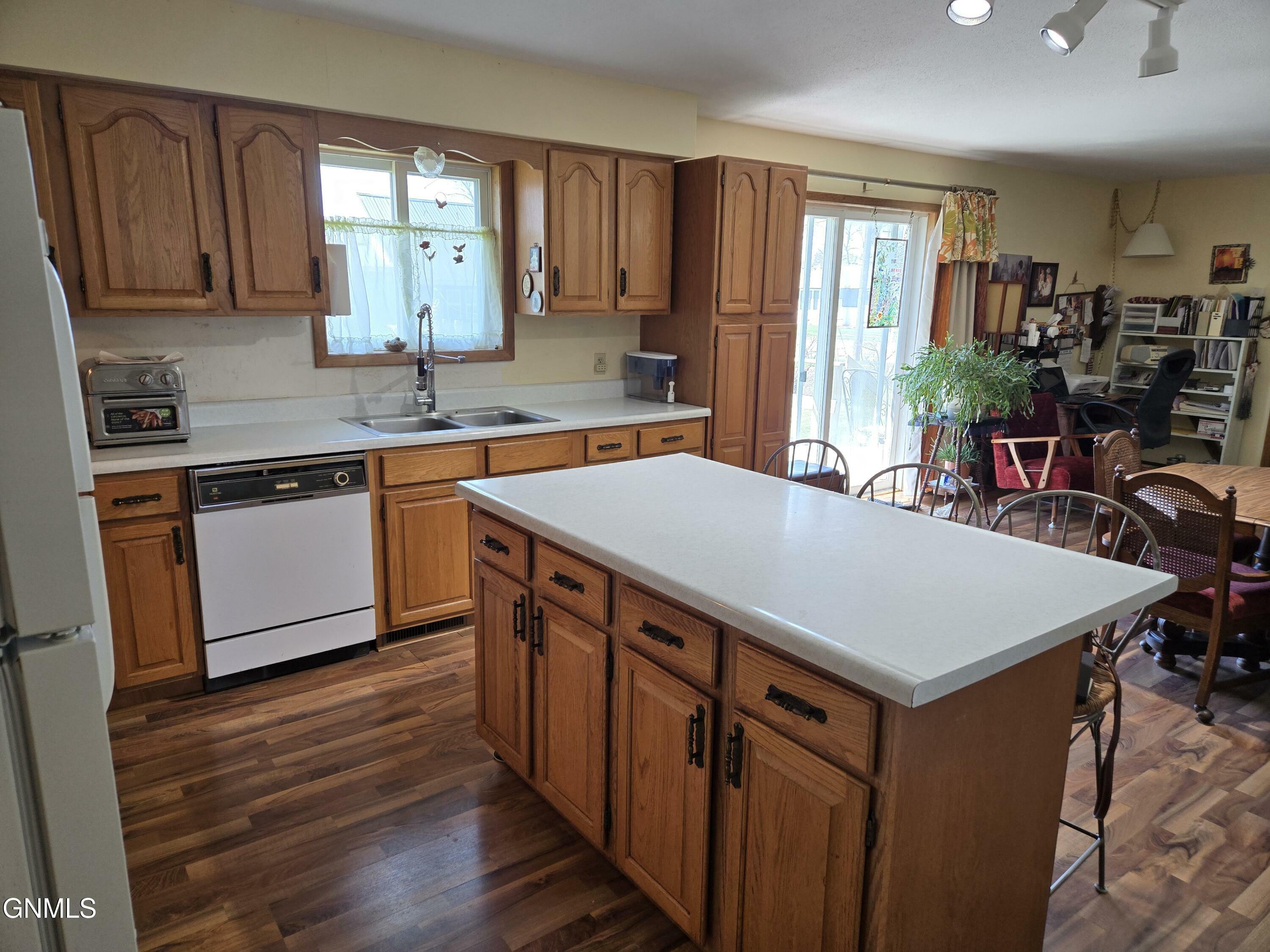 Property Photo: 713 Broadway Street ND 58561