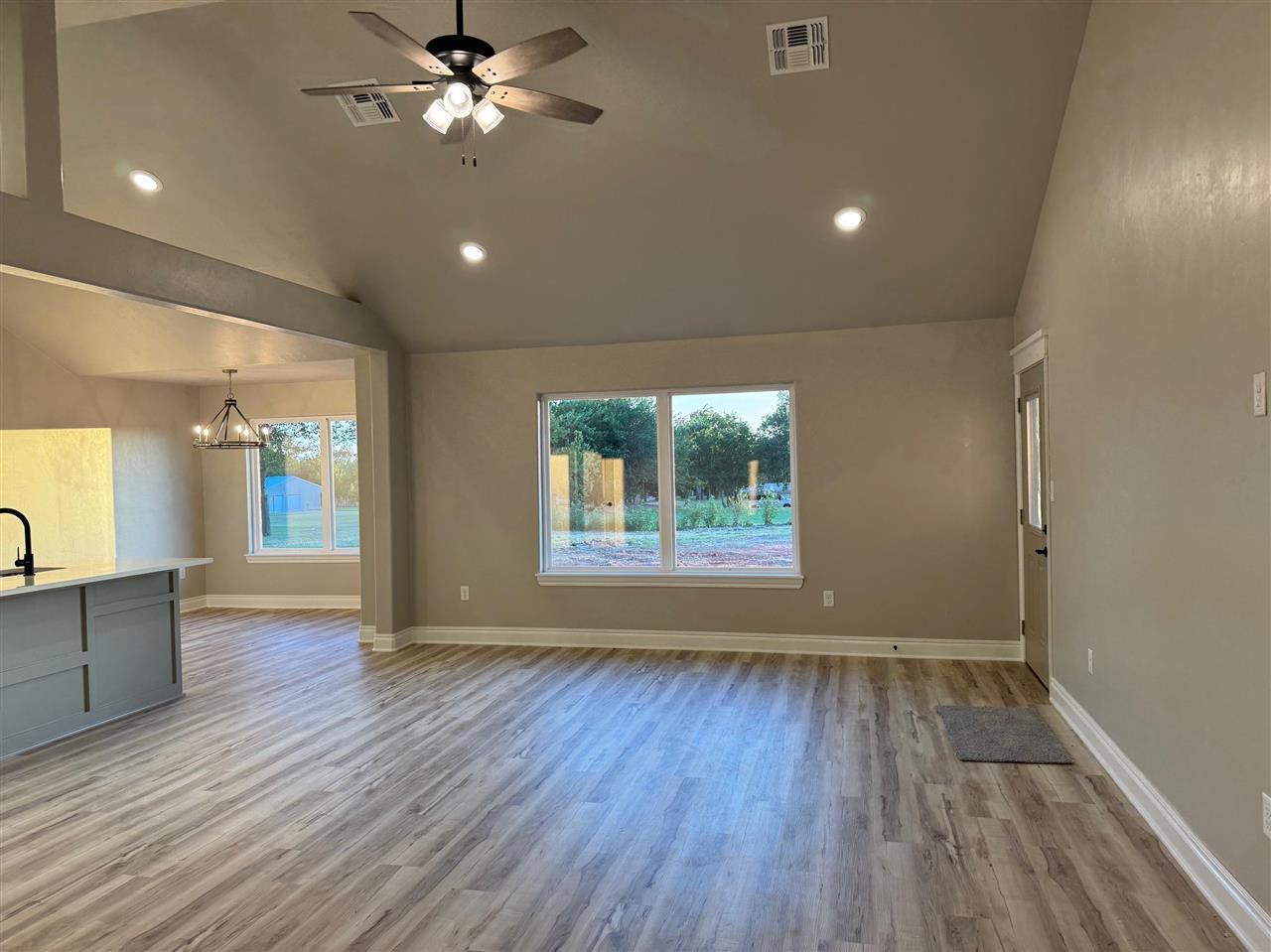 Property Photo: 113 Weaver Way OK 73541