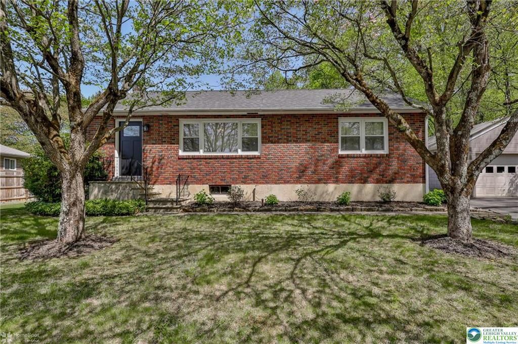 Property Photo:  844 Gilly Avenue  PA 18015 