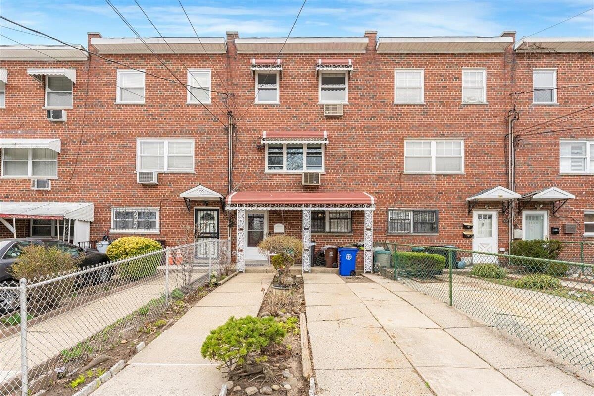 Property Photo: 3135 Gunther Avenue NY 10469