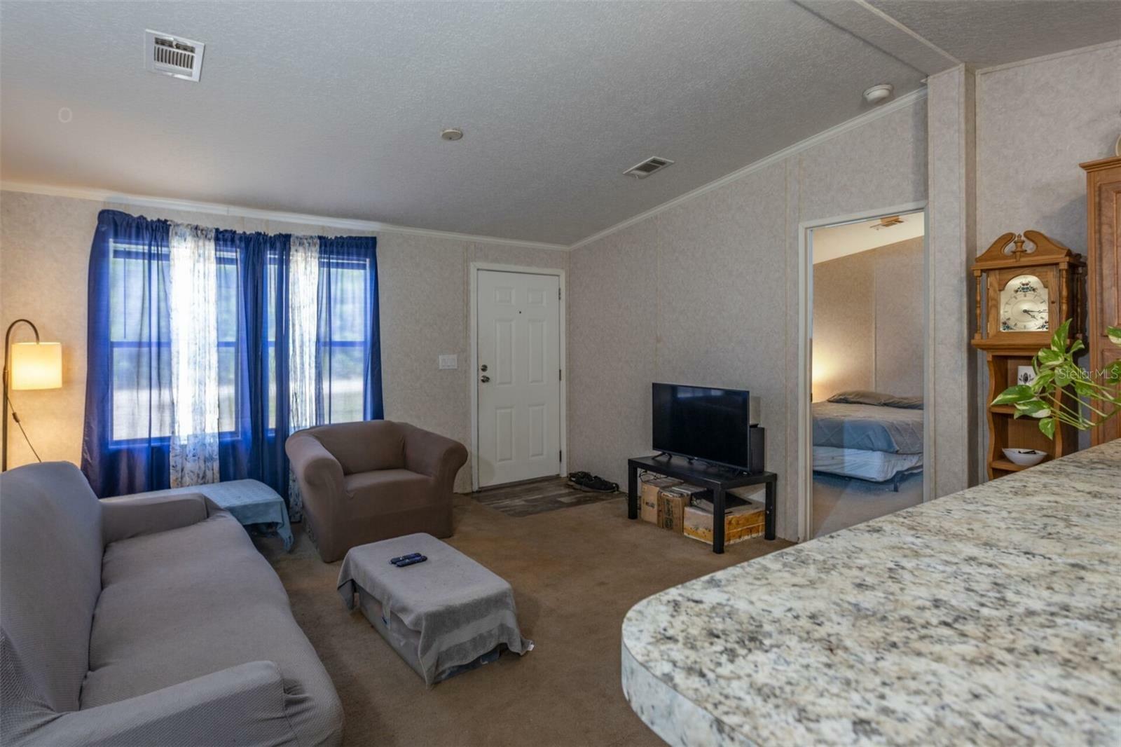 Property Photo: 2223 Laurel Avenue FL 32110