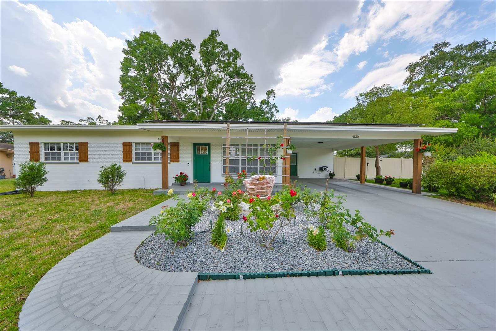 Property Photo: 4130 N Albany Avenue FL 33607
