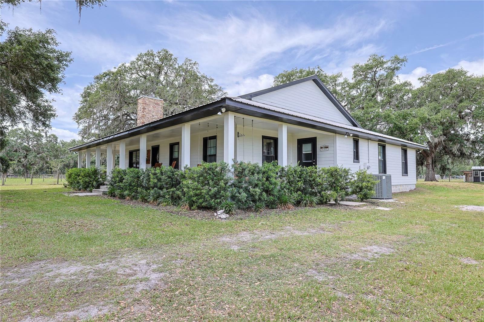 Property Photo: 1392 SW 103rd Avenue FL 33597