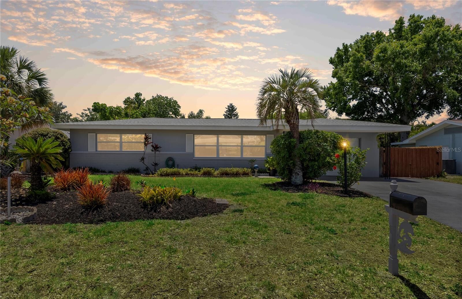 Property Photo:  13880 Dominica Drive  FL 33776 