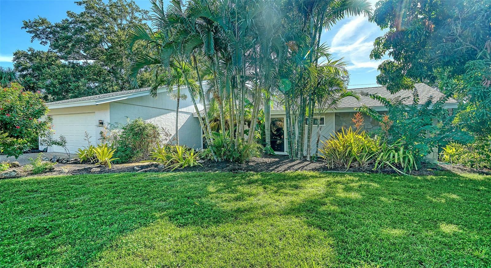 Property Photo: 3761 Countryside Road FL 34233